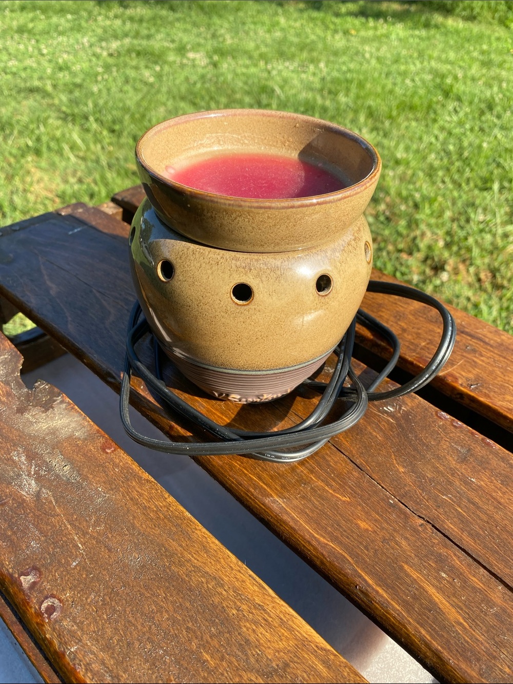 Scentsy Limestone Earth-Tone Mid-Size Electric Wax Warmer - Retired Feb. 2013
